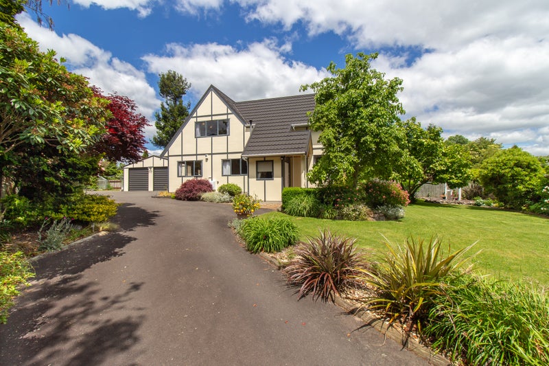 12 Elmslie Place, Owhata, Rotorua - Carousel 1