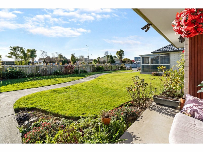 2/200 Otipua Road, West End, Timaru - Carousel 1
