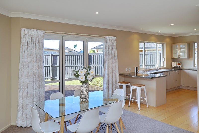5 Corsican Grove, Parklands, Christchurch - Carousel 2