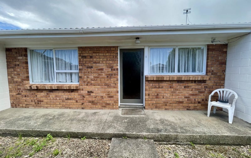 6/318 Te Atatu Road, Te Atatu South, Auckland - Carousel 1