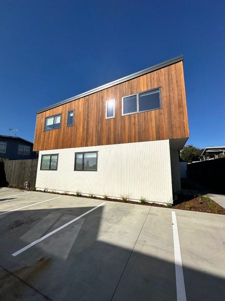 5/169 Beach Haven Road, Beach Haven, Auckland - Carousel 1