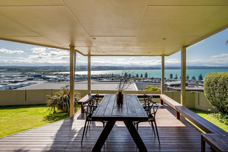 8 Lambton Road, Hospital Hill, Napier - Carousel 1