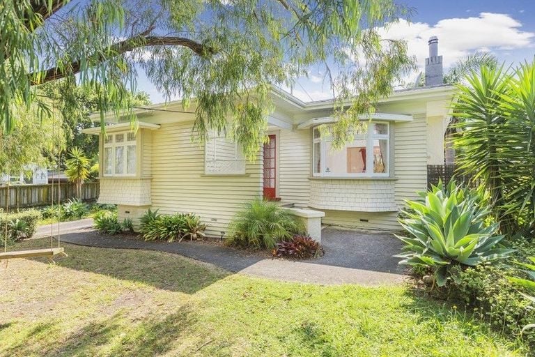 172 Lake Road, Belmont, Auckland - Carousel 1