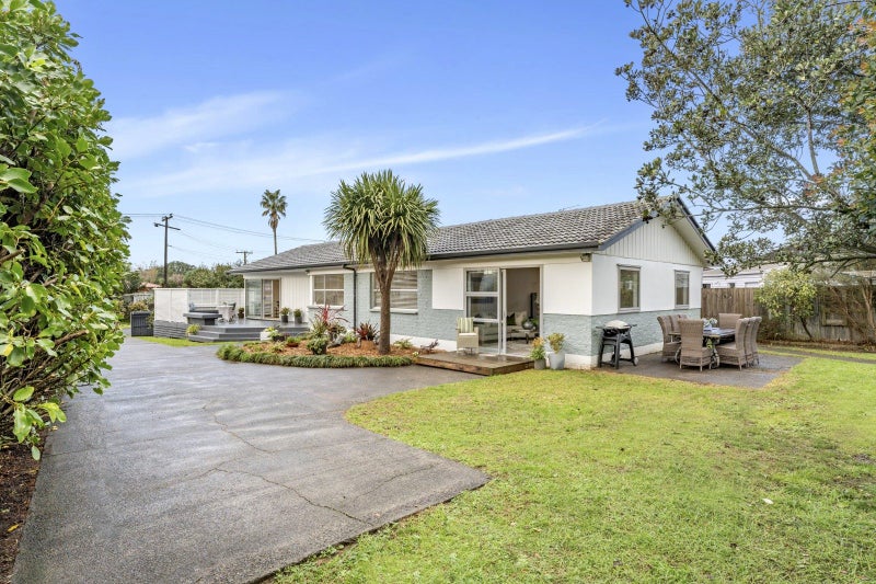 3 Toatoa Place, Mangere Bridge, Auckland - Carousel 1