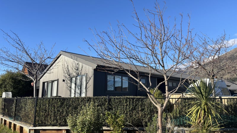 64 Toni's Terrace, Lower Shotover, Queenstown - Carousel 1
