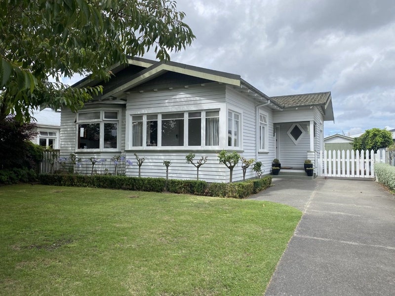 109A Duchess Crescent, Mayfair, Hastings - Carousel 1