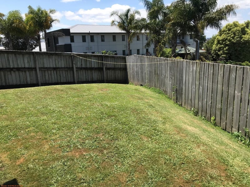 21B Resthill Crescent, Glenview, Hamilton - Carousel 16