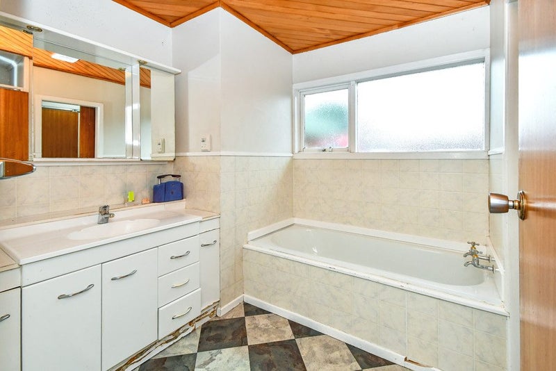 16 Mccall Place, Opaheke, Papakura - Carousel 15