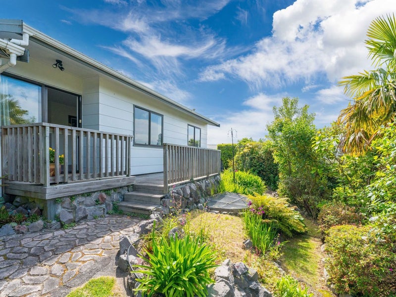 11 Green Place, Richmond Heights, Taupo - Carousel 2