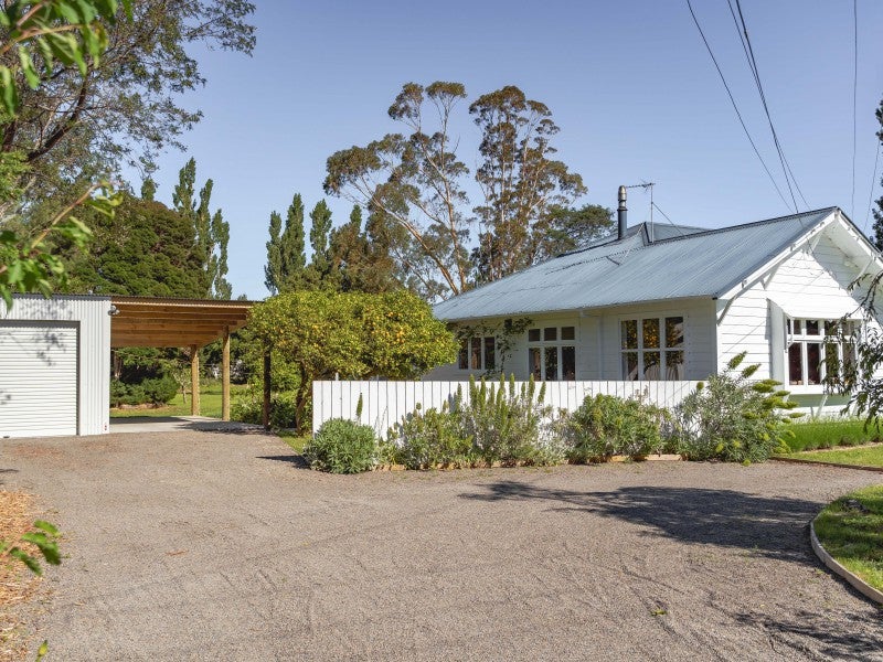 89 No 1 Line, Featherston - Carousel 2