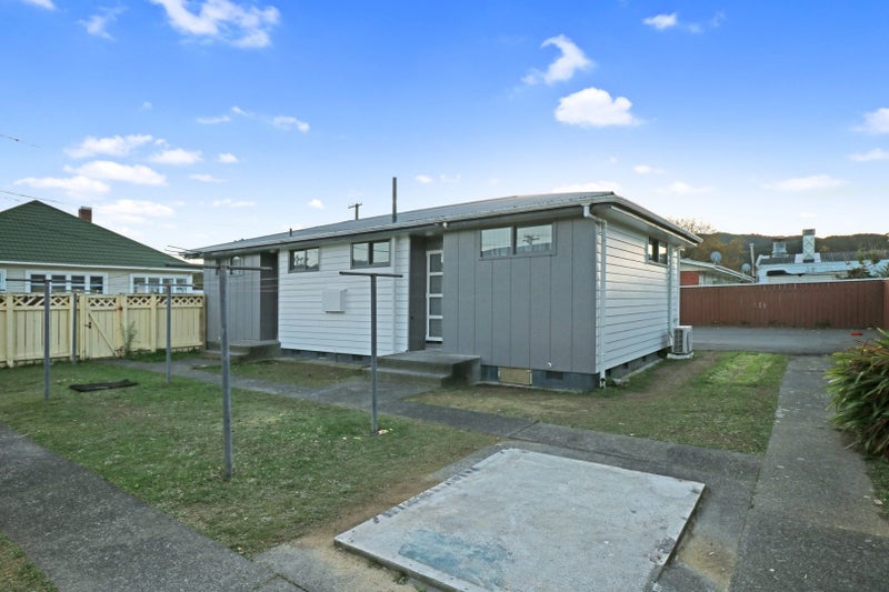 3/11 STAFFORD Street, HERETAUNGA, UPPER HUTT - Carousel 1