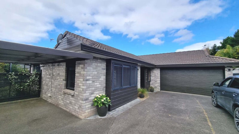 21 Britannia Place, Half Moon Bay, Auckland - Carousel 1