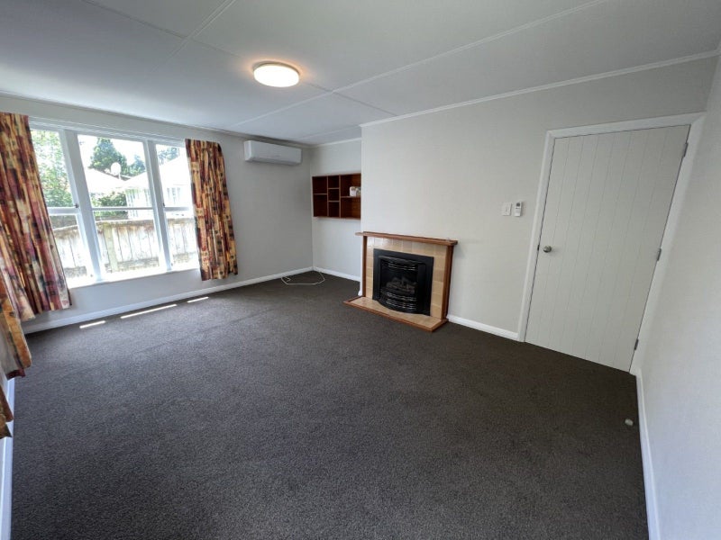 15 Manawatu Street, Hokowhitu, Palmerston North - Carousel 2