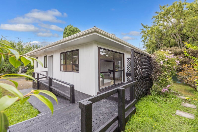 1/18 Tonar Street, Northcote, Auckland - Carousel 2