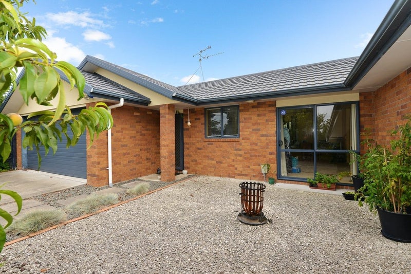 181 Old Farm Road, Hamilton East, Hamilton - Carousel 2