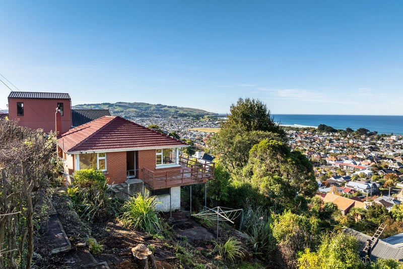 21 Seaview Terrace, Kew, Dunedin - Carousel 1