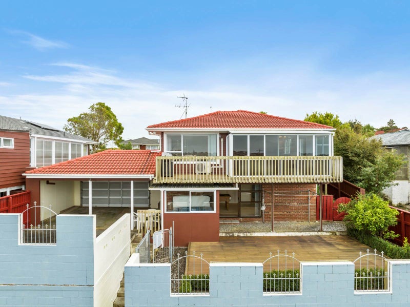 24 Trevola Street, New Windsor, Auckland - Carousel 2