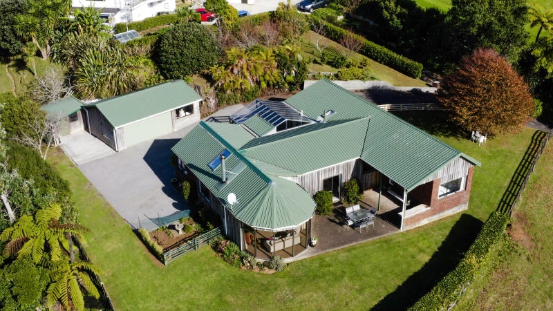 62E Poplar Grove, Whalers Gate, New Plymouth - Carousel 1