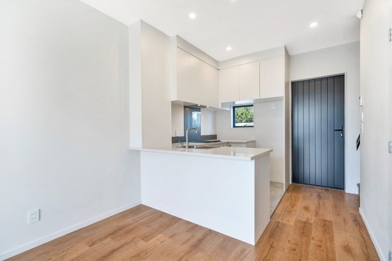 8/54 Swanson Road, Henderson, Auckland - Carousel 2