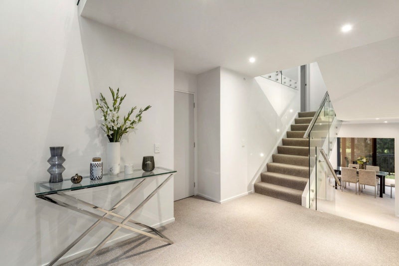 32 Hoani Glade, Saint Johns, Auckland - Carousel 2