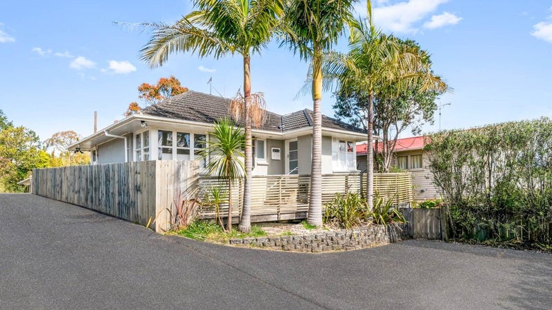 33 Alexander Avenue, Torbay, Auckland - Carousel 1