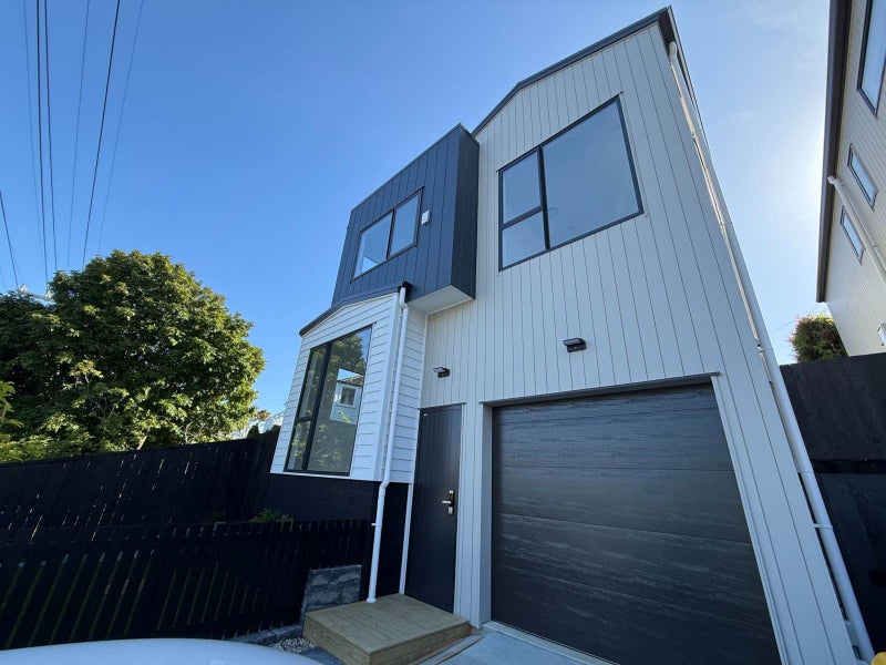 72A Selwyn Crescent, Forrest Hill, Auckland - Carousel 1