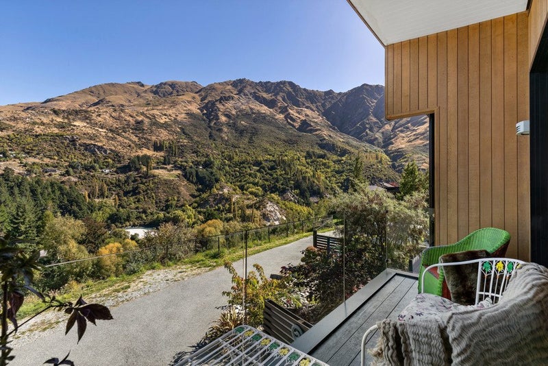 6 Redfern Terrace, Arthurs Point, Queenstown - Carousel 2