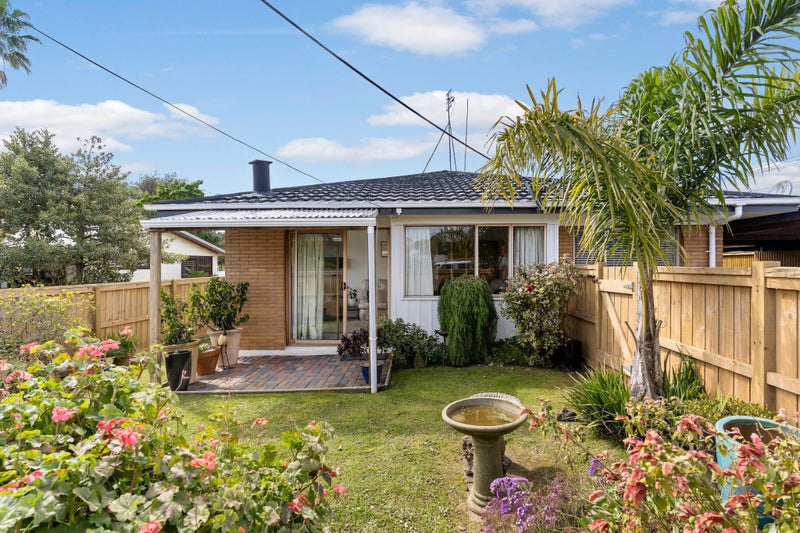 1/151 Verbena Road, Birkdale, Auckland - Carousel 1