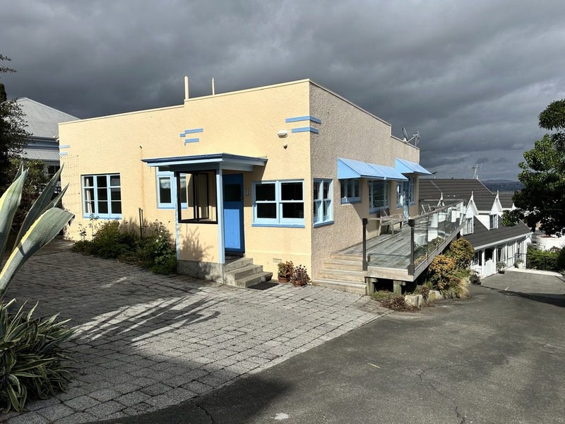 32 Roslyn Road, Bluff Hill, Napier - Carousel 1