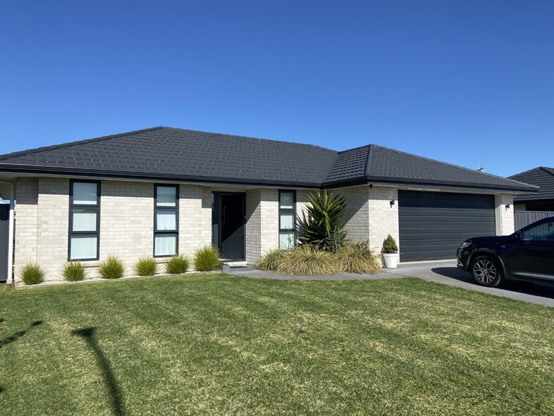 5 Meech Way, Frimley, Hastings - Carousel 2