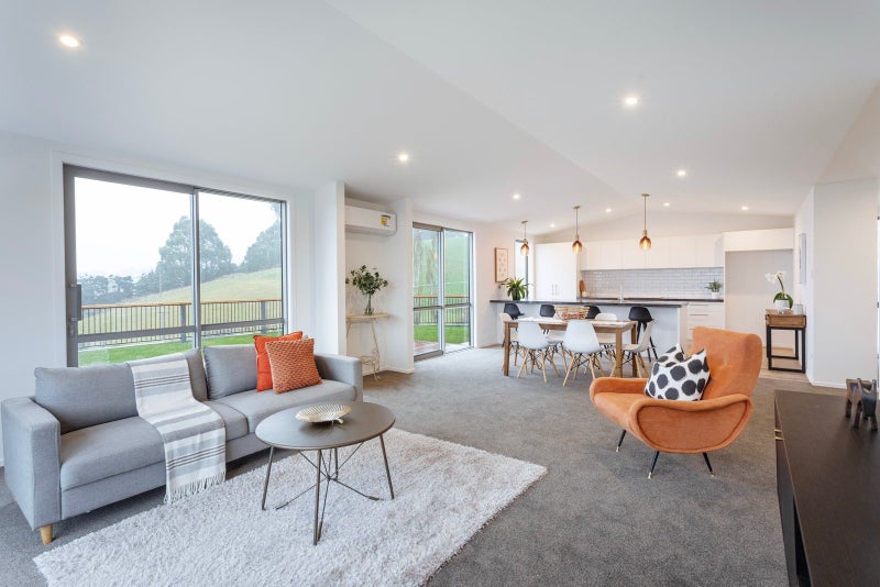 7 Ella Lane, Green Island, Dunedin - Carousel 2