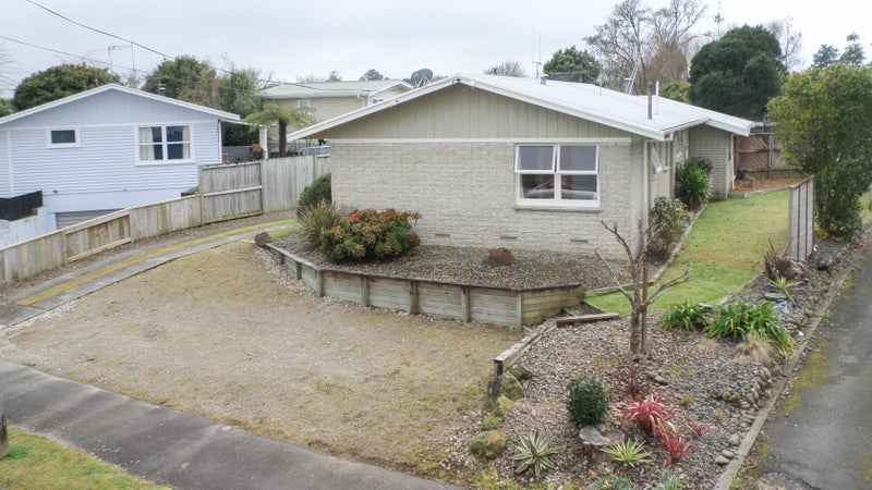 3 Parkdale Place, Glenview, Hamilton - Carousel 1