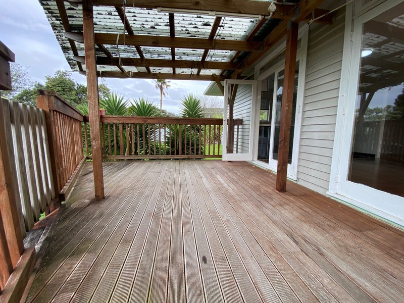 15 Ennis Avenue, Pakuranga Heights, Auckland - Carousel 15