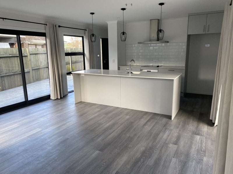 209A Walter Strevens Drive, Conifer Grove, Takanini - Carousel 2