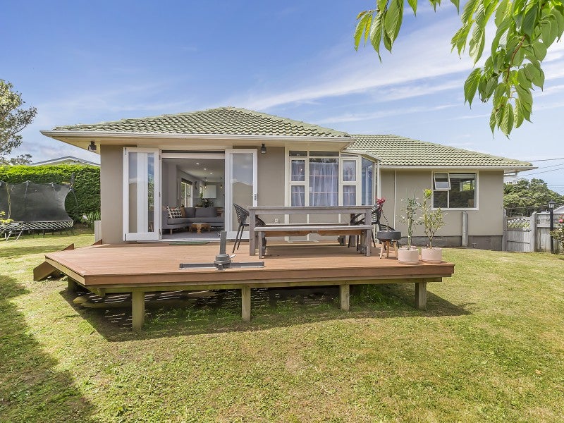 18 Baffin Grove, Kingston, Wellington - Carousel 1
