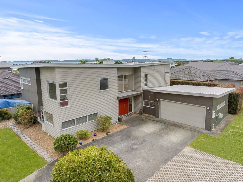 25 Constellation Avenue, Beachlands, Auckland - Carousel 1