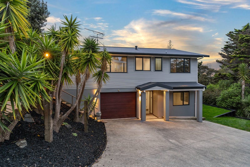19 Reydon Place, Cockle Bay, Auckland - Carousel 1