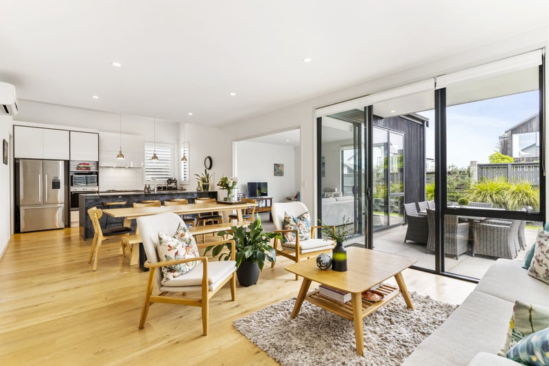 14 Fernwood Place, Wai o Taiki Bay, Auckland - Carousel 2