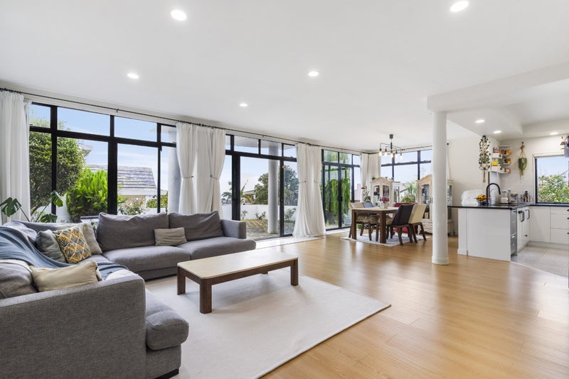 2/38 Luckens Road, West Harbour, Auckland - Carousel 1