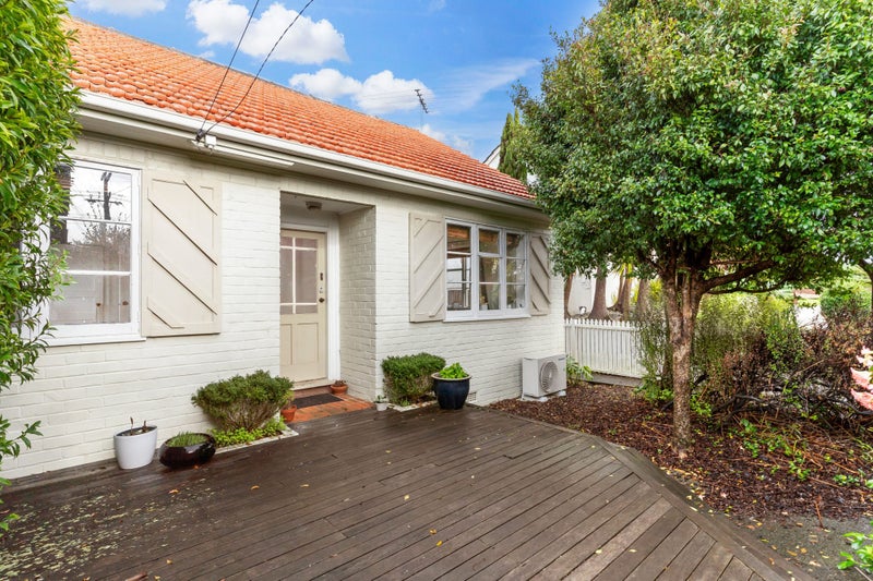 48 Waiohua Road, Greenlane, Auckland - Carousel 1