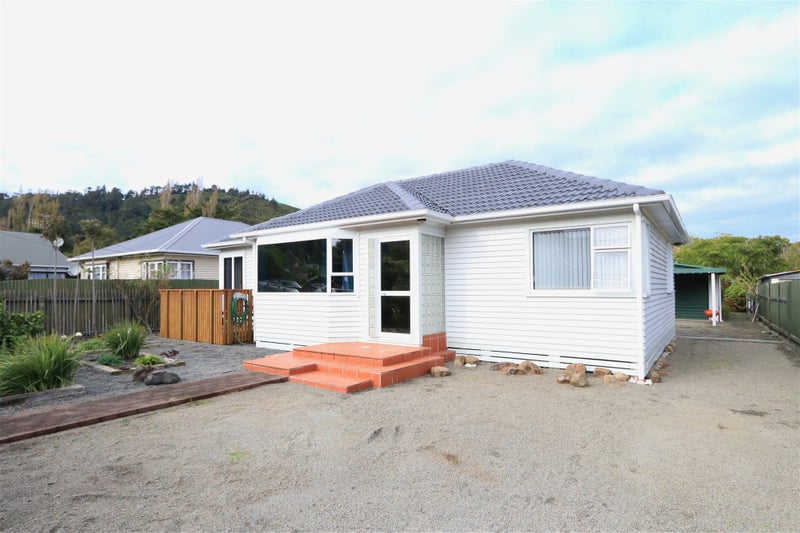 17 Gibbs Crescent, Wainuiomata, Lower Hutt - Carousel 1