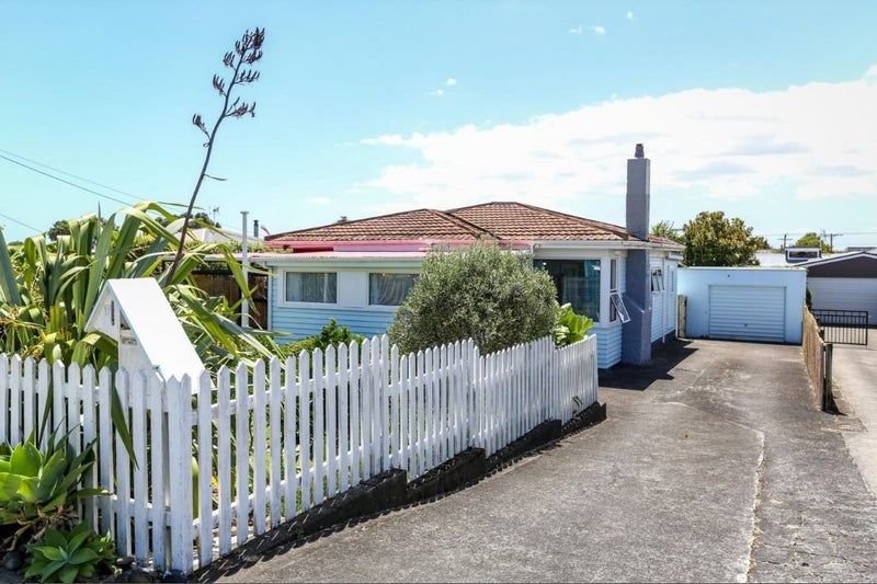 17 Record Street, Fitzroy, New Plymouth - Carousel 1
