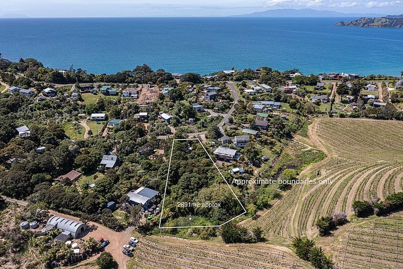 15 Te Makiri Road, Onetangi, Waiheke Island - Carousel 1