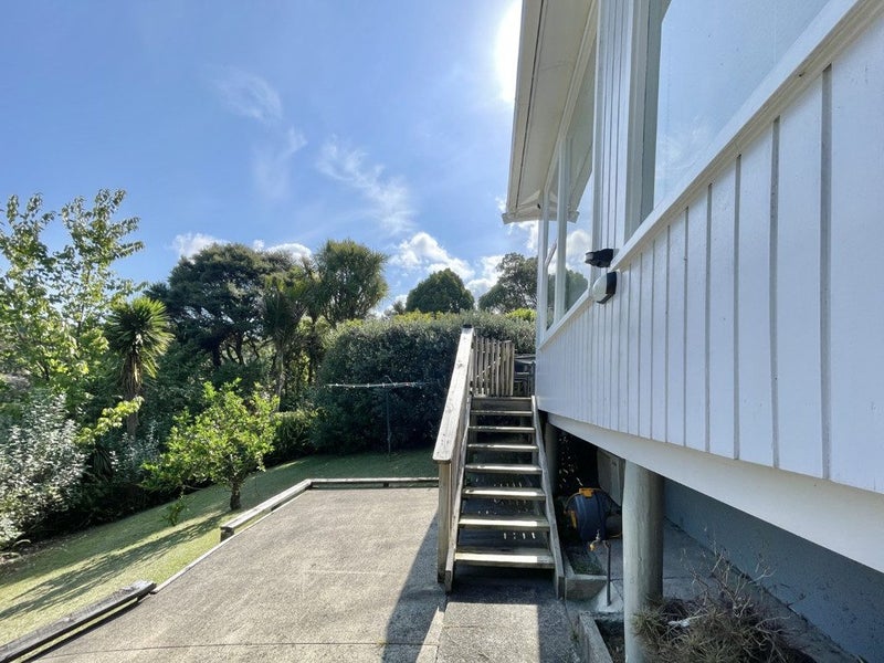 28 Warner Park Avenue, Laingholm, Auckland - Carousel 1