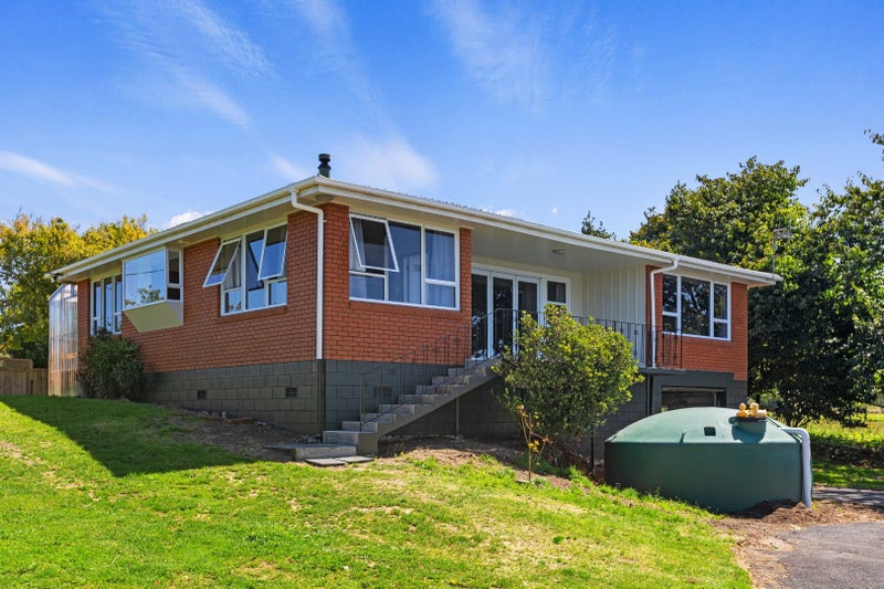 4 Betty May Drive, Pyes Pa, Tauranga - Carousel 1