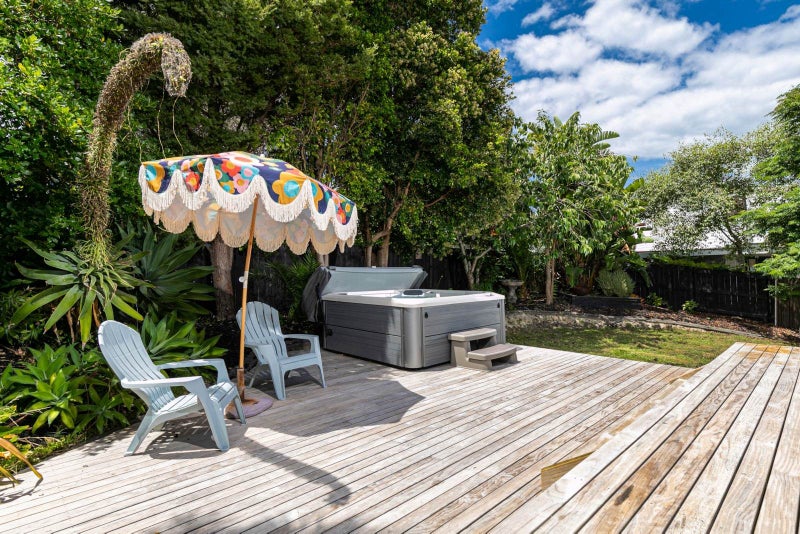 35A Tindalls Bay Road, Tindalls Beach, Whangaparaoa - Carousel 1