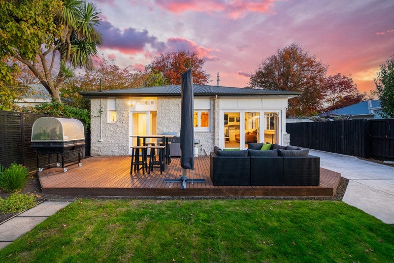 9 Oxley Avenue, St Albans, Christchurch - Carousel 1
