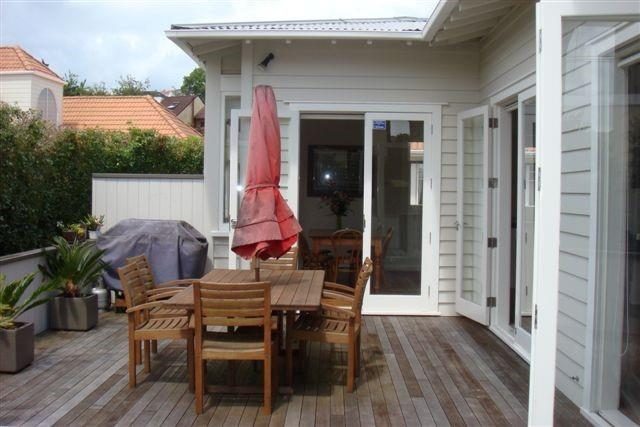 18A Nihill Crescent, Mission Bay, Auckland - Carousel 1