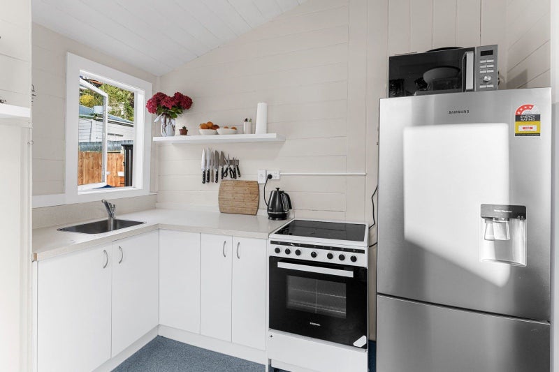 9 King Edward Street, Kensington, Dunedin - Carousel 2