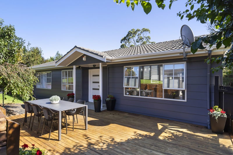 1/6 Sapphire Place, Bayview, Auckland - Carousel 2
